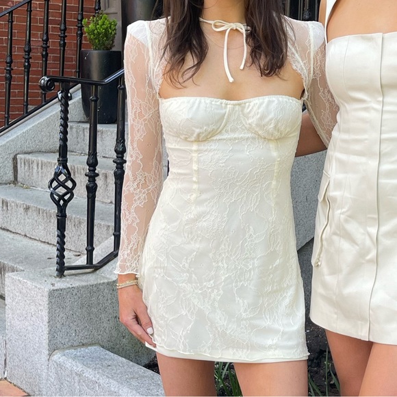 Long sleeve lace corset mini dress - Picture 3 of 3